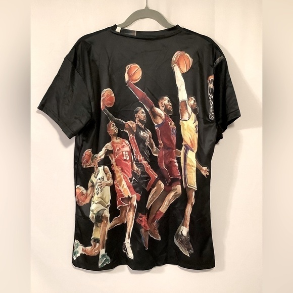 BAY Club “Lebron James Teams Through the Years” 5 Team Dunk Print T-Shirt NWOT - Picture 2 of 3